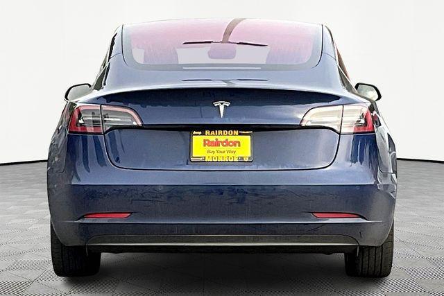 Photo of 2018 Deep Blue Metallic Tesla Model 3
