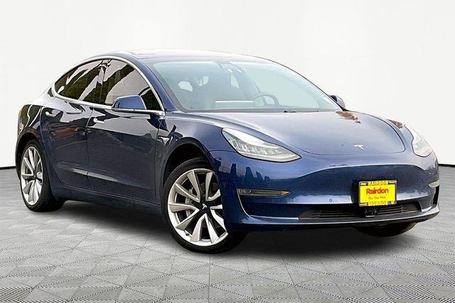 Photo of 2018 Deep Blue Metallic Tesla Model 3