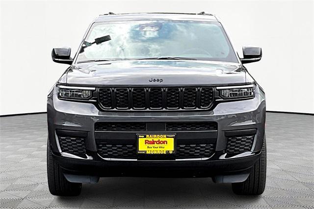 Photo of 2025 Baltic Gray Metallic Clearcoat Jeep Grand Cherokee L