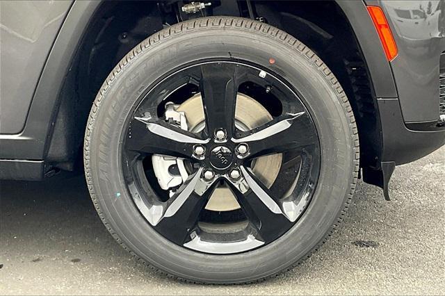 Photo of 2025 Baltic Gray Metallic Clearcoat Jeep Grand Cherokee L