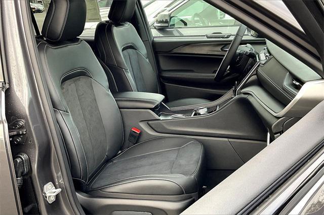 Photo of 2025 Baltic Gray Metallic Clearcoat Jeep Grand Cherokee L
