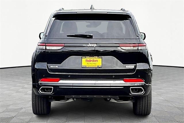 Photo of 2025 Diamond Black Crystal Pearlcoat Jeep Grand Cherokee