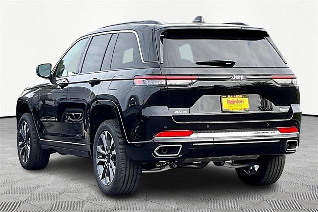 Photo of 2025 Diamond Black Crystal Pearlcoat Jeep Grand Cherokee