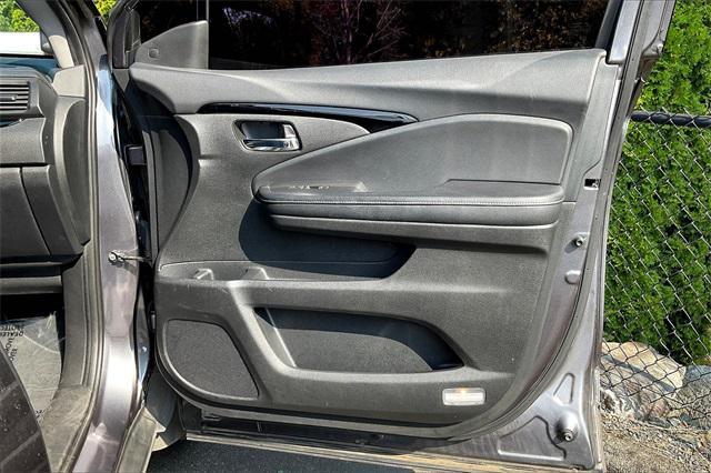 Photo of 2018 Modern Steel Metallic Honda Ridgeline