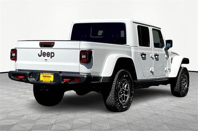 Photo of 2025 Bright White Clearcoat Jeep Gladiator
