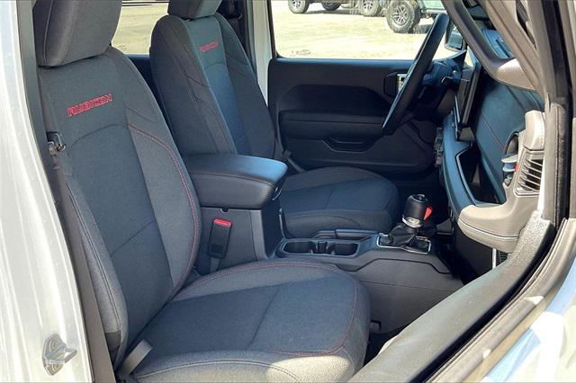 Photo of 2025 Bright White Clearcoat Jeep Gladiator