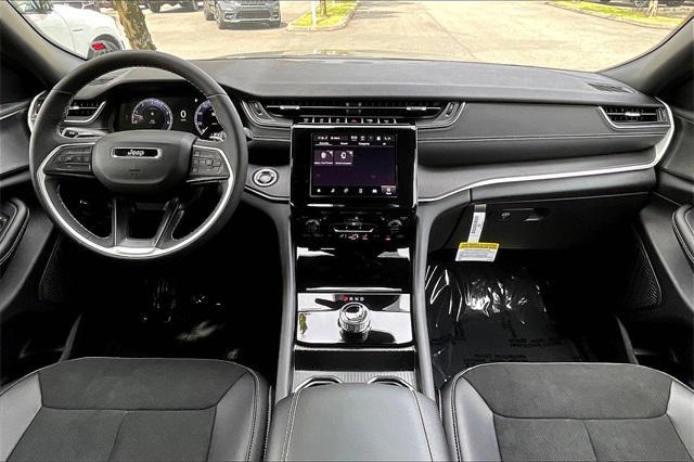 Photo of 2025 Baltic Gray Metallic Clearcoat Jeep Grand Cherokee