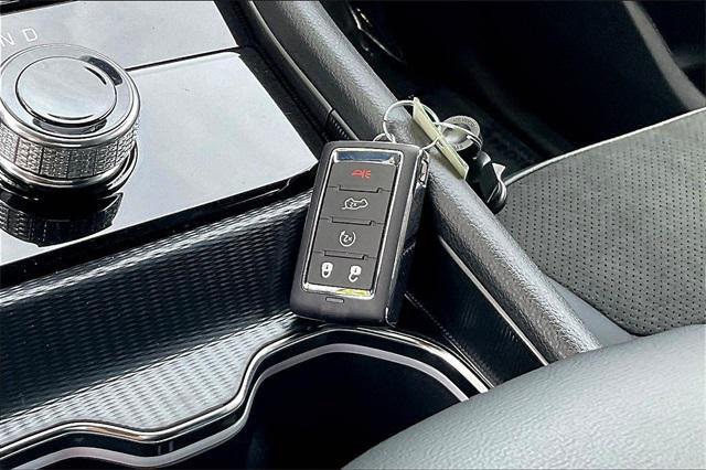 Photo of 2025 Baltic Gray Metallic Clearcoat Jeep Grand Cherokee
