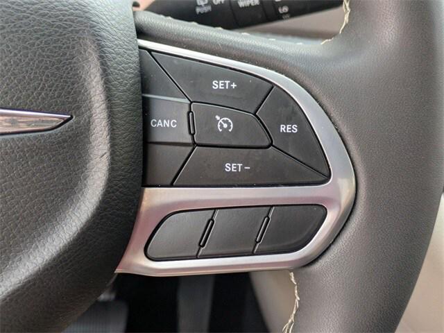 Photo of 2023 Granite Crystal Metallic Clearcoat Chrysler Voyager
