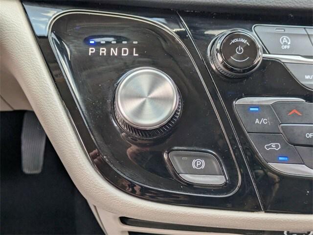 Photo of 2023 Granite Crystal Metallic Clearcoat Chrysler Voyager