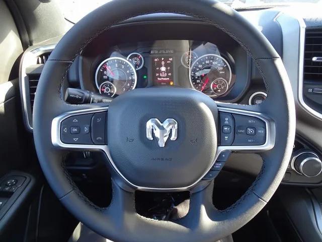 Photo of 2026 Diamond Black Crystal Pearlcoat RAM 1500