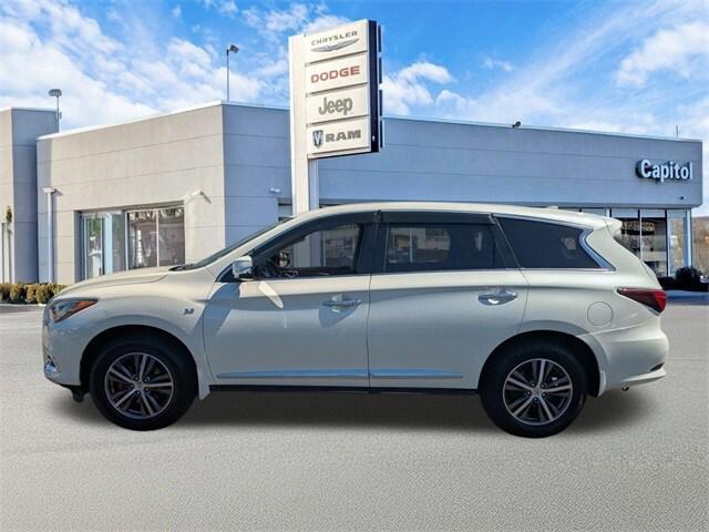 Photo of 2020 Majestic White INFINITI QX60
