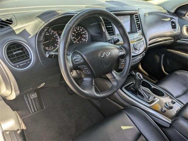 Photo of 2020 Majestic White INFINITI QX60