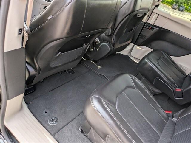 Photo of 2024 Diamond Black Crystal Pearlcoat Chrysler Pacifica