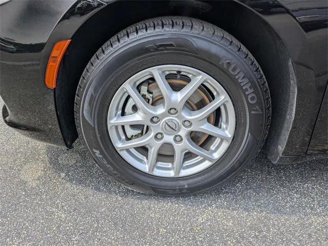 Photo of 2024 Diamond Black Crystal Pearlcoat Chrysler Pacifica