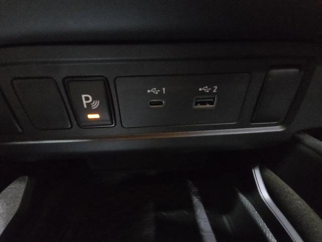 Photo of 2025 Glacier White Nissan Frontier