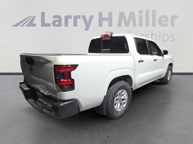 Photo of 2025 Glacier White Nissan Frontier