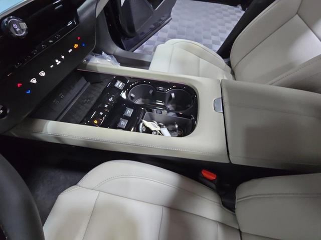 Photo of 2025 2t Blu Blk Roof Nissan Murano