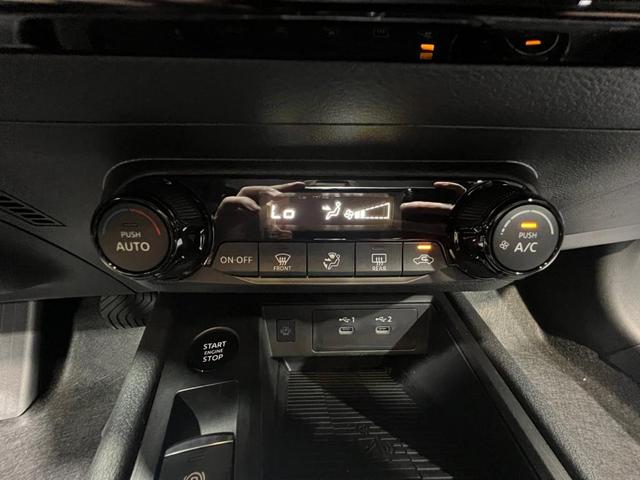 Photo of 2026 2t Gun Blk Roof Nissan Kicks