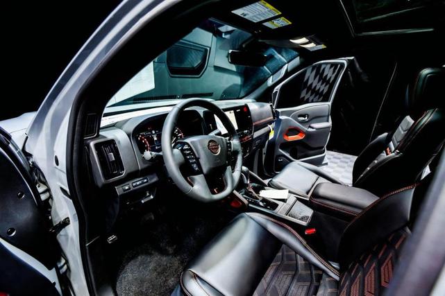 Photo of 2025 Boulder Gray Metallic Nissan Frontier