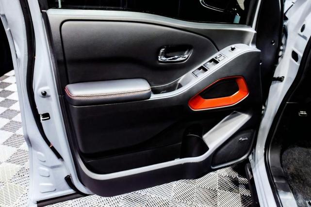 Photo of 2025 Boulder Gray Metallic Nissan Frontier