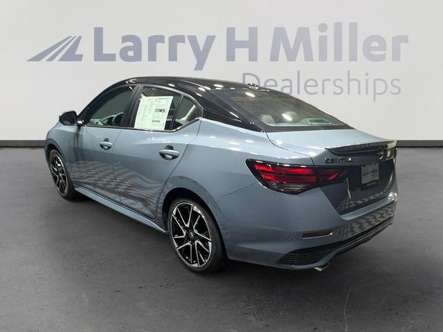 Photo of 2025 2t Gry Blk Roof Nissan Sentra