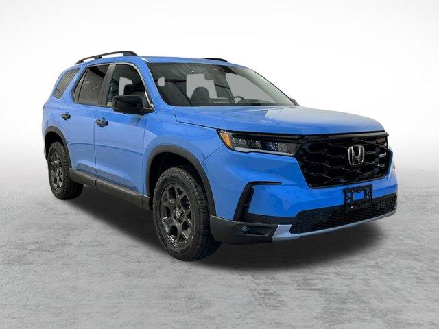 Photo of 2025 Diffused Sky Pearl Honda Pilot