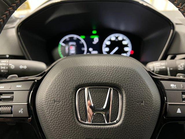 Photo of 2025 Platinum White Pearl Honda CR-V Hybrid