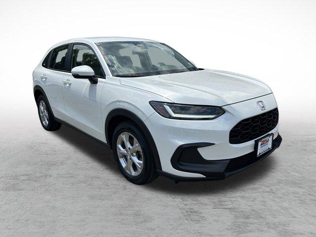 Photo of 2023 Platinum White Pearl Honda HR-V