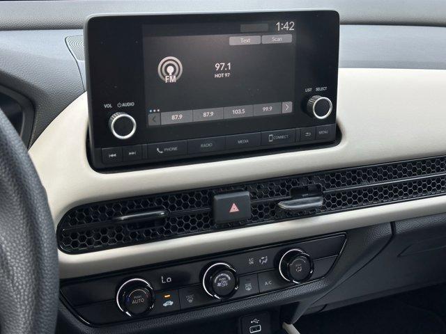 Photo of 2023 Platinum White Pearl Honda HR-V