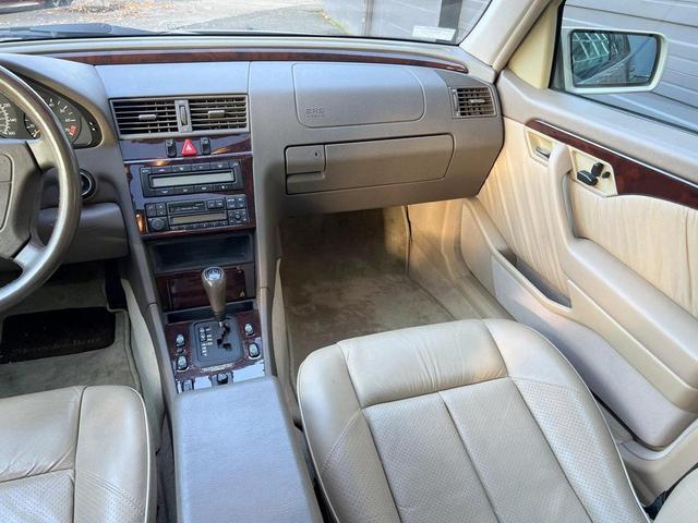 Photo of 1997 Smoke SIlver Mercedes-Benz C-Class