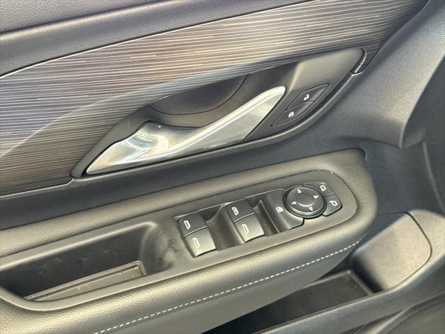 Photo of 2024 Summit White GMC Terrain