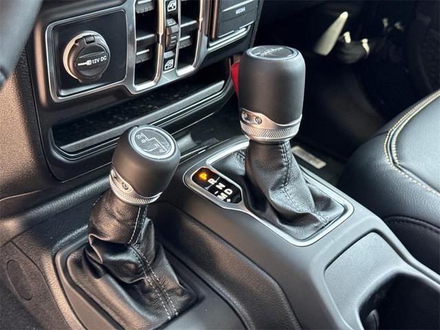 Photo of 2025 Black Clearcoat Jeep Gladiator
