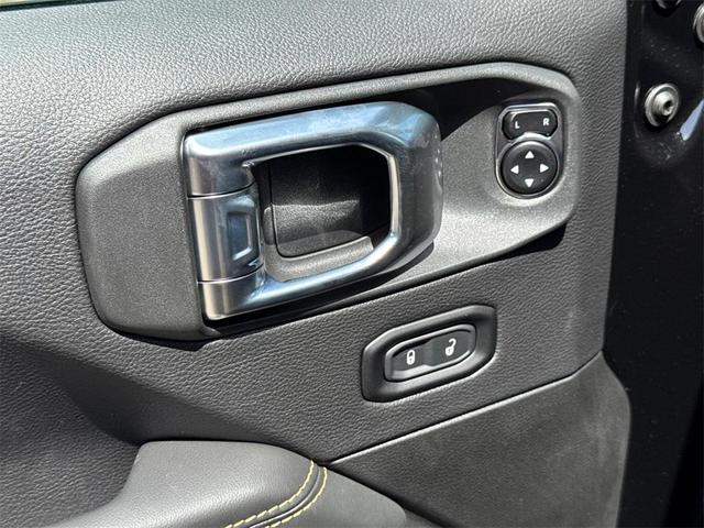 Photo of 2025 Black Clearcoat Jeep Gladiator