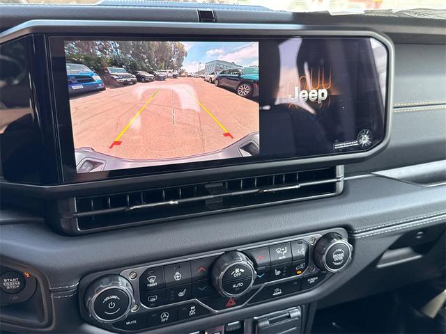 Photo of 2025 Black Clearcoat Jeep Gladiator