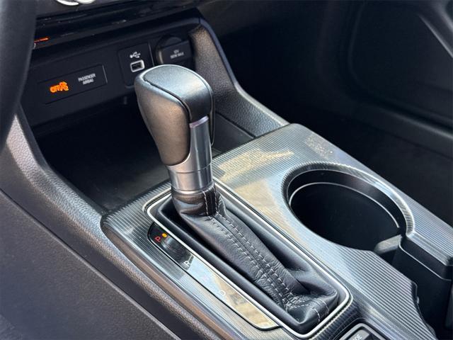 Photo of 2023 Platinum White Pearl Honda Civic