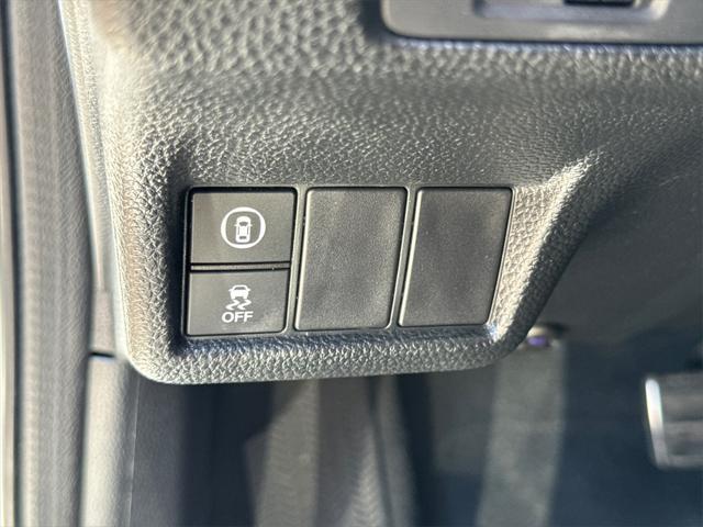 Photo of 2023 Platinum White Pearl Honda Civic
