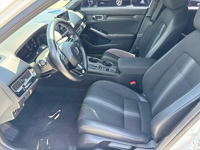 Photo of 2023 Platinum White Pearl Honda Civic