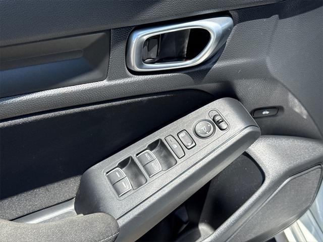 Photo of 2023 Platinum White Pearl Honda Civic