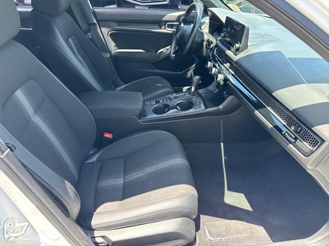 Photo of 2023 Platinum White Pearl Honda Civic