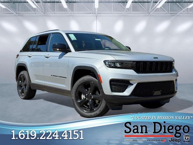 Photo of 2025 Silver Zynith Jeep Grand Cherokee