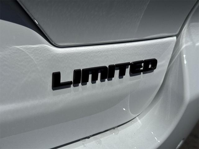 Photo of 2025 Bright White Clearcoat Jeep Grand Cherokee
