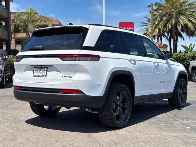 Photo of 2025 Bright White Clearcoat Jeep Grand Cherokee