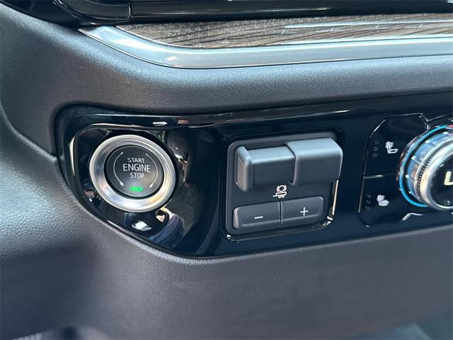 Photo of 2025 Onyx Black GMC Sierra 1500