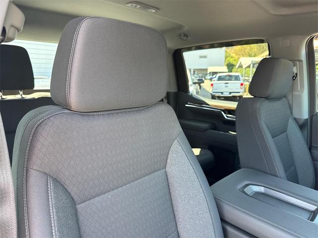 Photo of 2025 Onyx Black GMC Sierra 1500