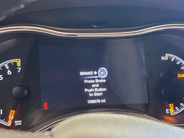 Photo of 2018 Diamond Black Crystal Pearlcoat Jeep Grand Cherokee