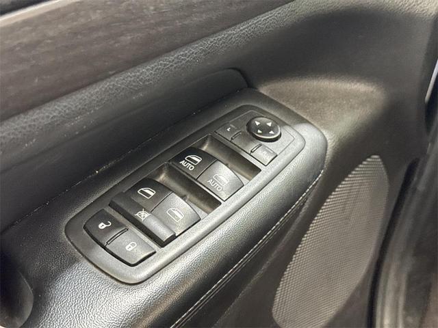 Photo of 2018 Diamond Black Crystal Pearlcoat Jeep Grand Cherokee