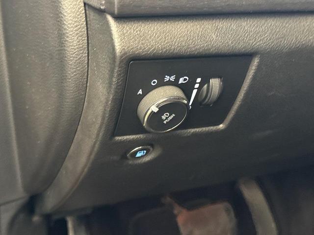 Photo of 2018 Diamond Black Crystal Pearlcoat Jeep Grand Cherokee