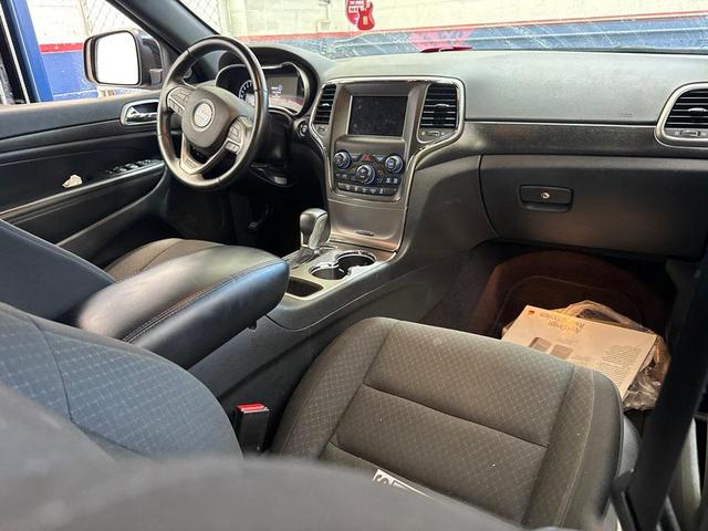 Photo of 2018 Diamond Black Crystal Pearlcoat Jeep Grand Cherokee