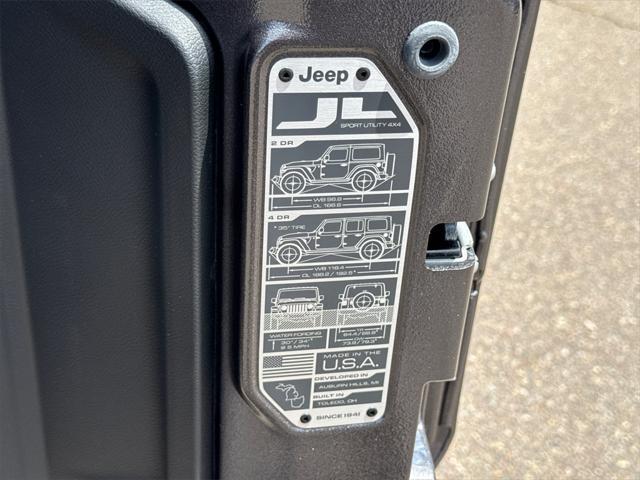 Photo of 2025 Granite Crystal Metallic Clearcoat Jeep Wrangler 4xe